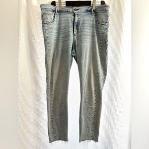 Light wash Abercrombie skinny jeans